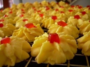 Resep Membuat Kue Semprit Mawar Nikmat