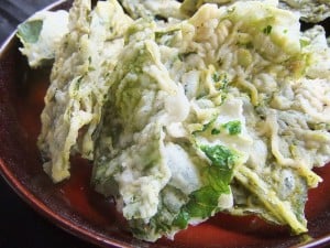 Resep Cara Membuat Keripik Bayam Pedas Gurih