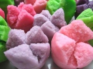 Cara Membuat Kue Apem Kukus Empuk dan Lembut