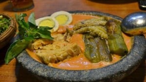 Resep Spesial Pecel Terong Ungu Pedas Nikmat