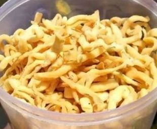 Resep Kue Bawang Mama Fuji