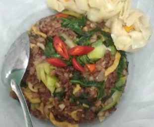 Nasi Merah Dengan Sayuran