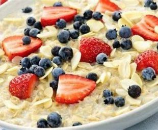 Oatmeal Dengan Buah-Buahan