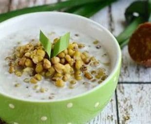 Bubur Kacang Hijau Dengan Kelapa