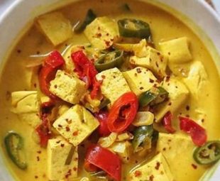 Tahu Putih Kuah Kuning