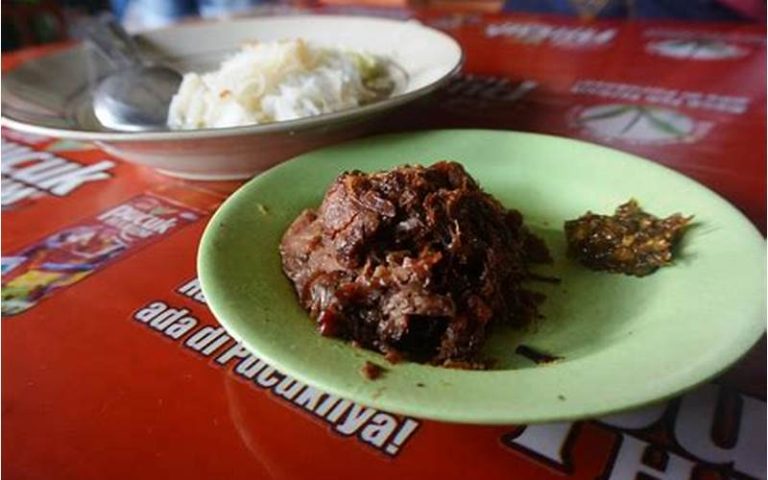 Resep Sop Empal Muntilan: Enak dan Mudah Dibuat