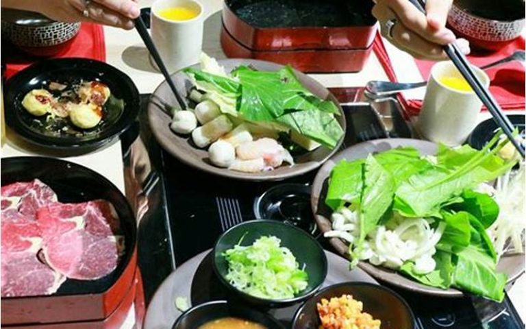 Menu Kebab Baba Rafi: Sensasi Kebab yang Menggoyang Lidah