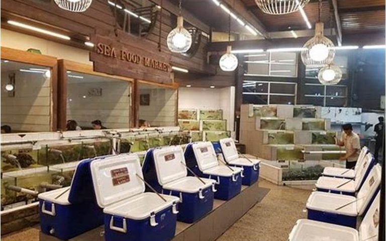 Harga Layar Seafood Surabaya: Menikmati Kelezatan Laut di Kota Surabaya