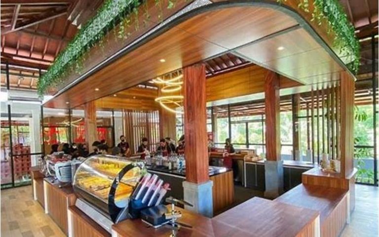Kelapa Gading Cafe Malang – Tempat Nongkrong Asik di Kota Malang