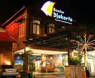 Pemandangan Restoran Bandar Djakarta Ancol