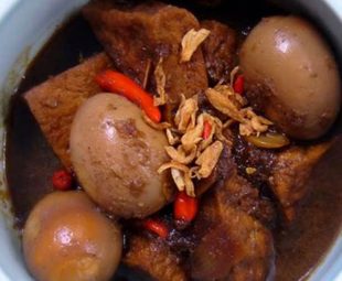 Bahan-Bahan Telur Semur Kecap